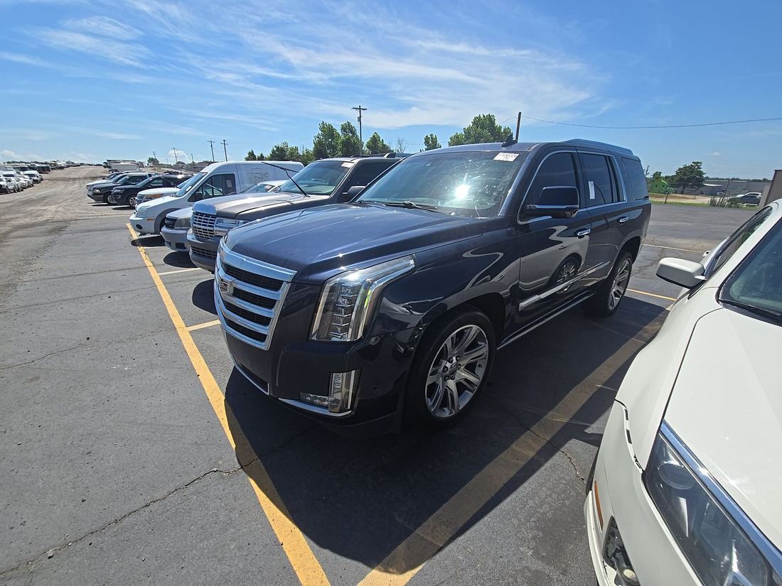 2017 CADILLAC Premium Luxury