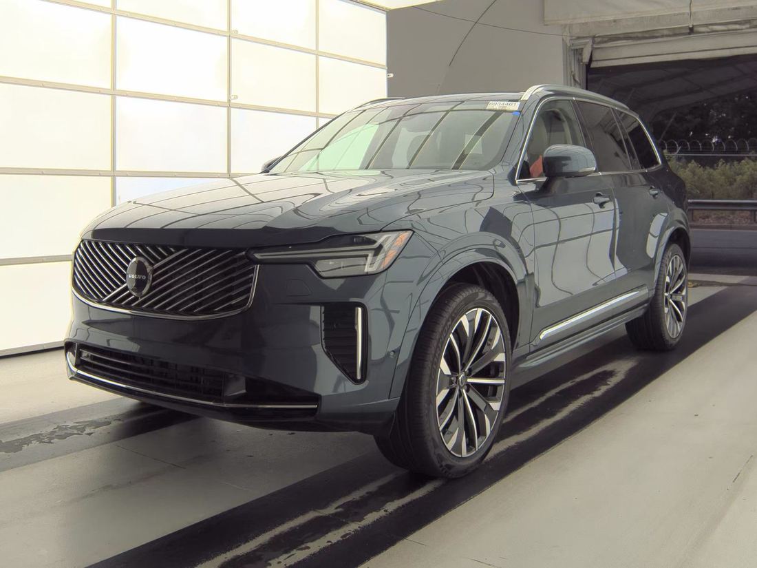 2026 VOLVO Ultra Bright