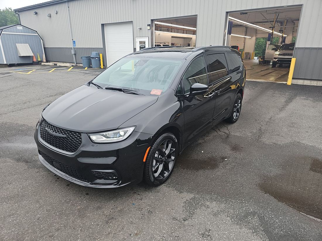 2025 CHRYSLER Limited