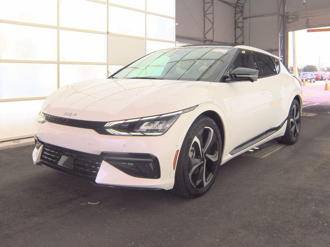 2023 KIA GT-Line