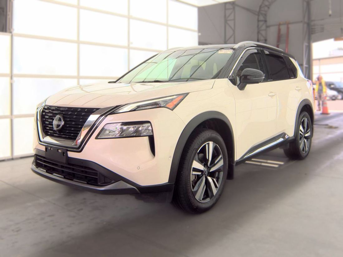 2023 NISSAN SL