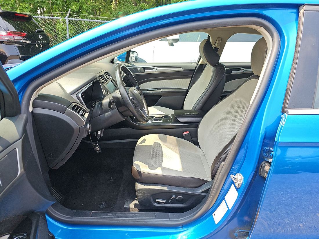 2020 FORD SE