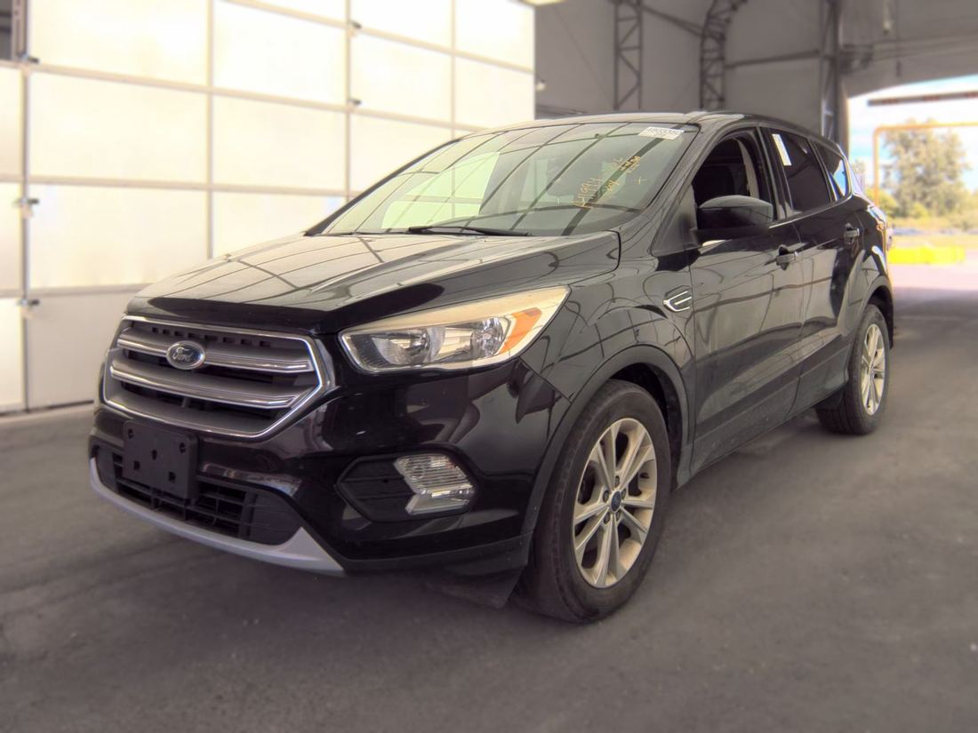 2017 FORD SE
