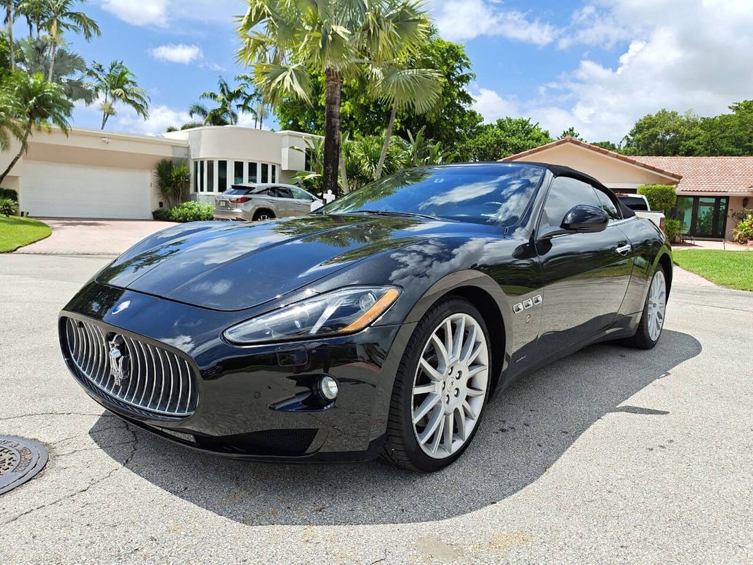 2015 Maserati Sport/MC/Convertible/Convertible Sport/Convertible