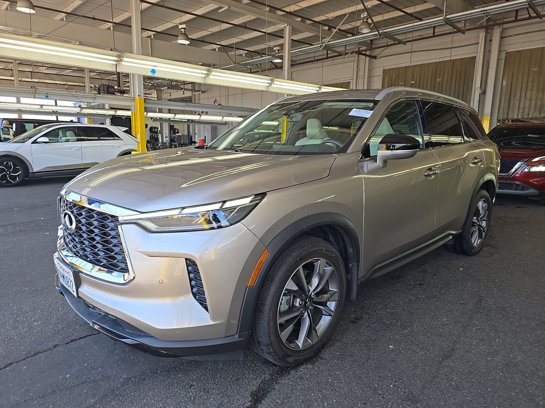 2023 INFINITI Luxe