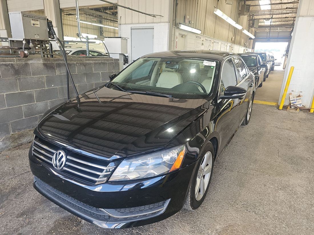 2012 VOLKSWAGEN SE