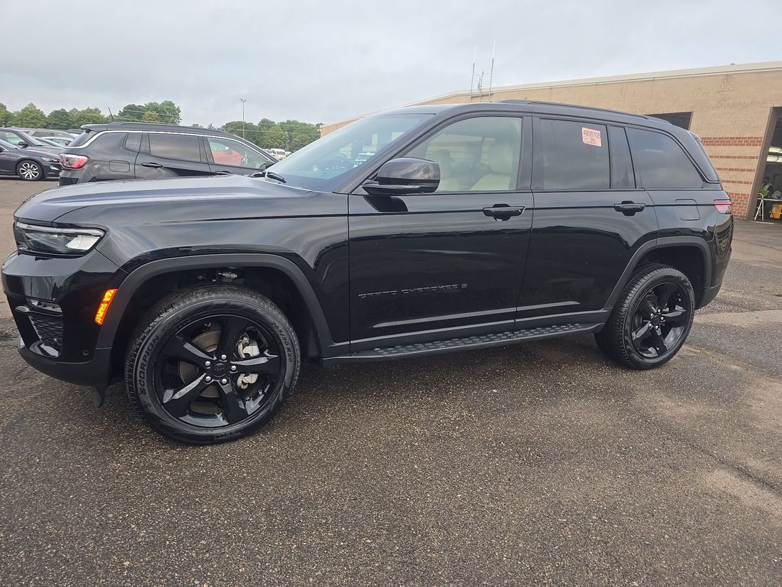 2025 JEEP Limited