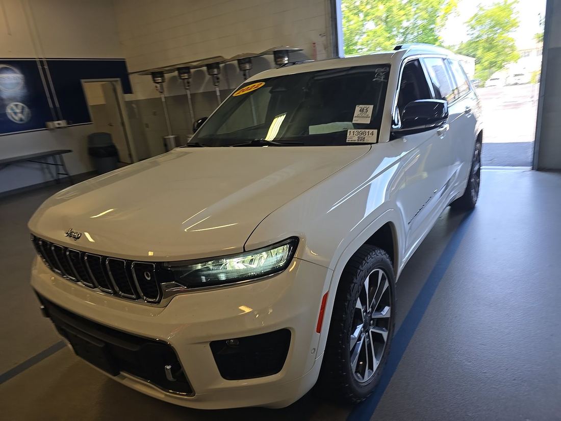 2022 JEEP Overland