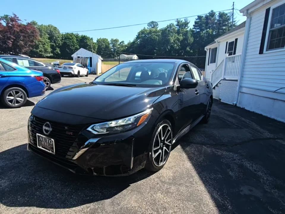 2025 Nissan SR