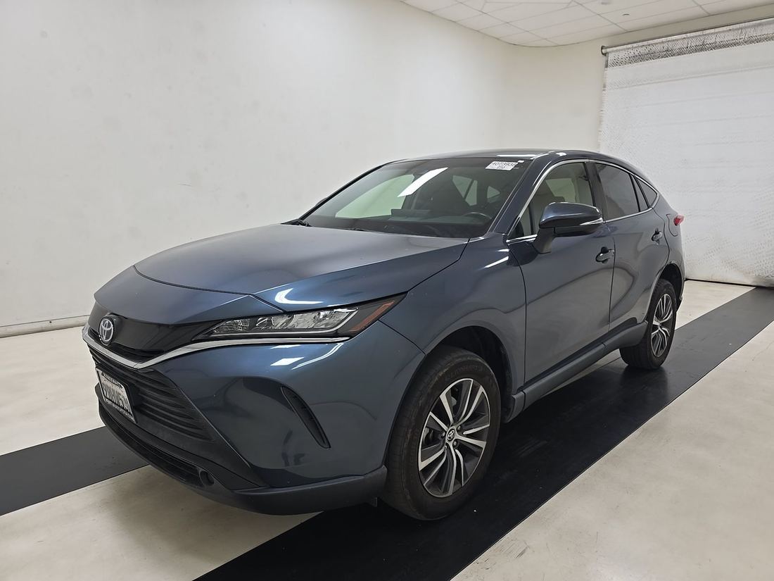 2022 TOYOTA AXUH85L