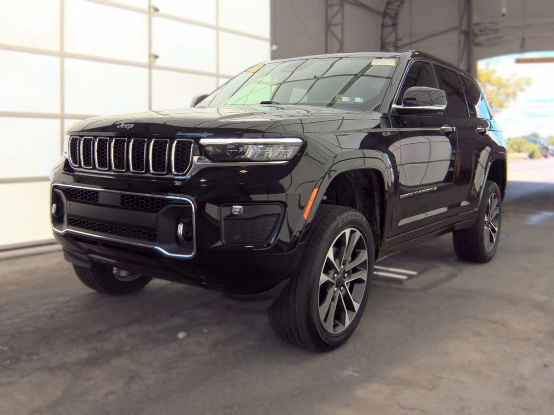 2023 JEEP Overland