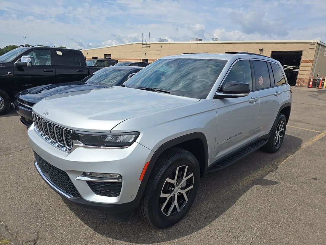 2025 JEEP Limited