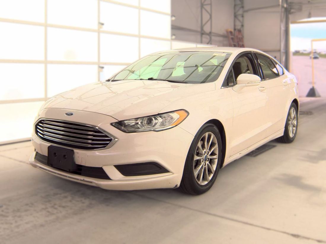 2017 FORD SE