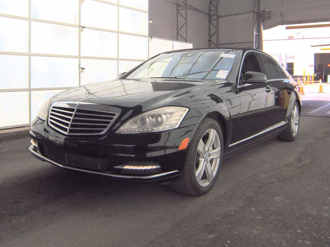 2013 Mercedes-Benz S550V 4-MATIC