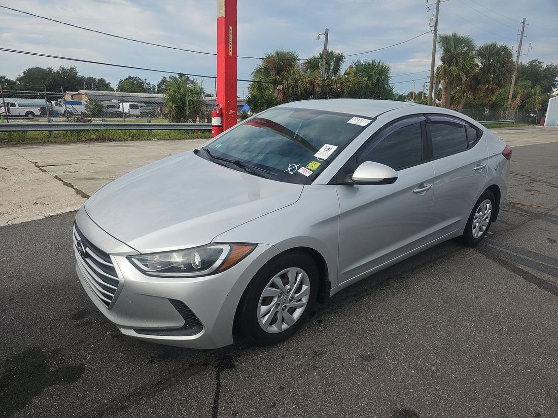 2018 HYUNDAI SE