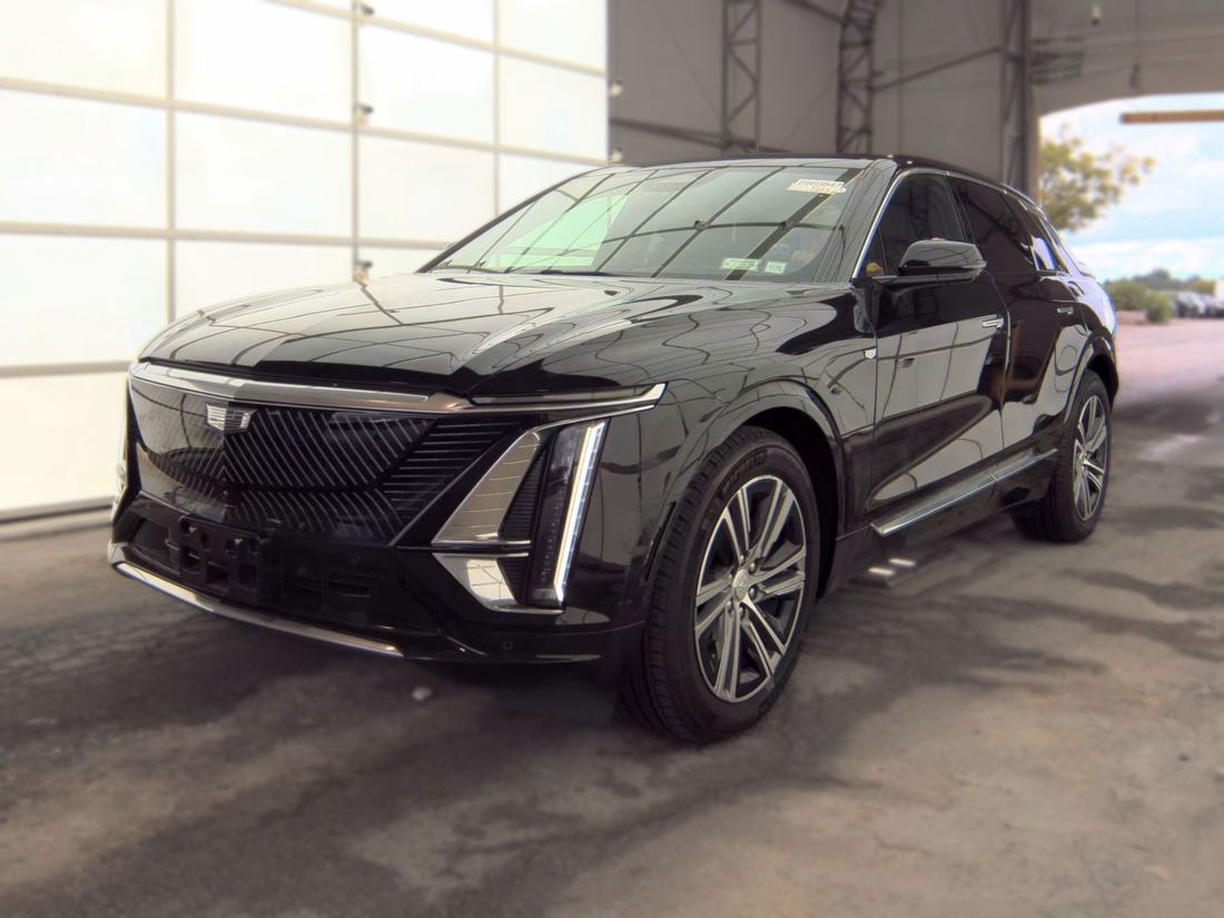 2024 CADILLAC Lux-1