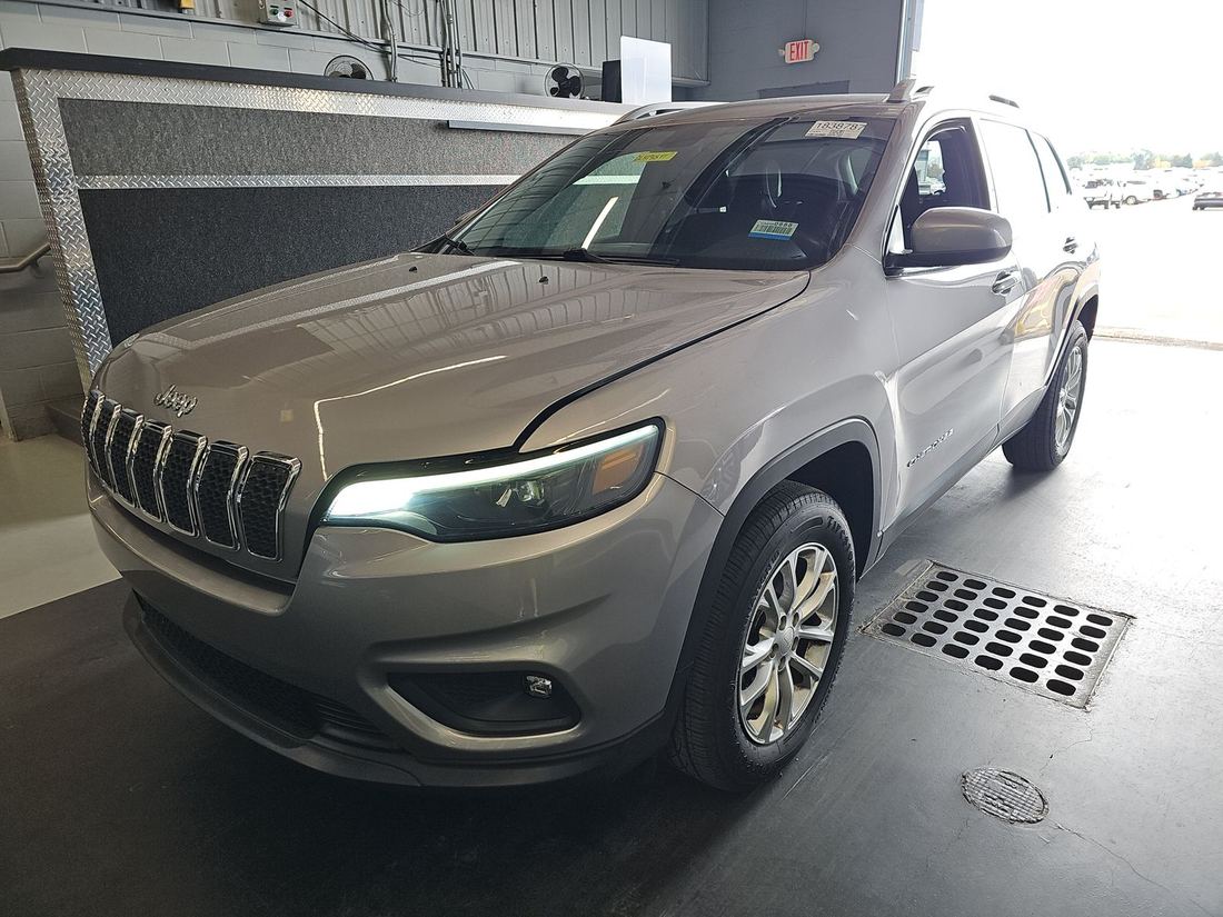 2019 JEEP Latitude, Longitude, North