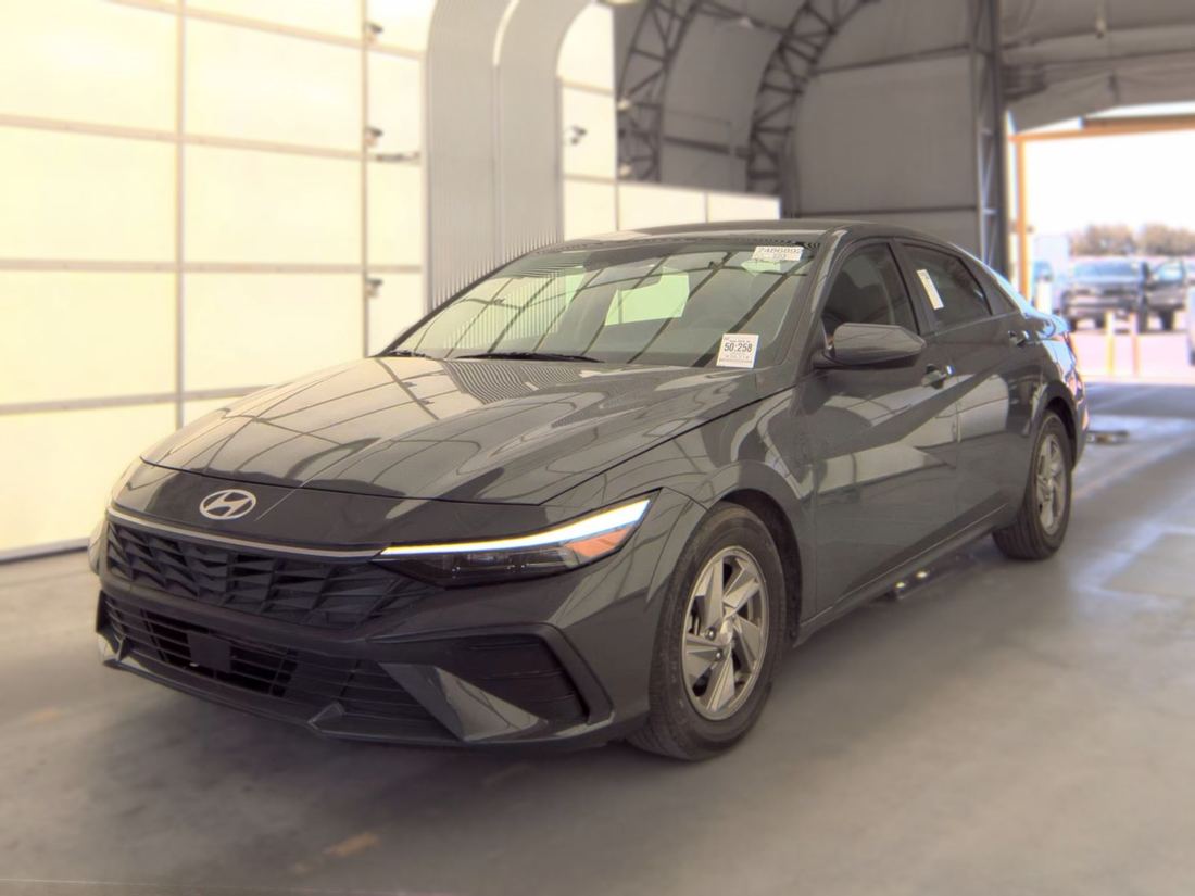 2025 HYUNDAI SE