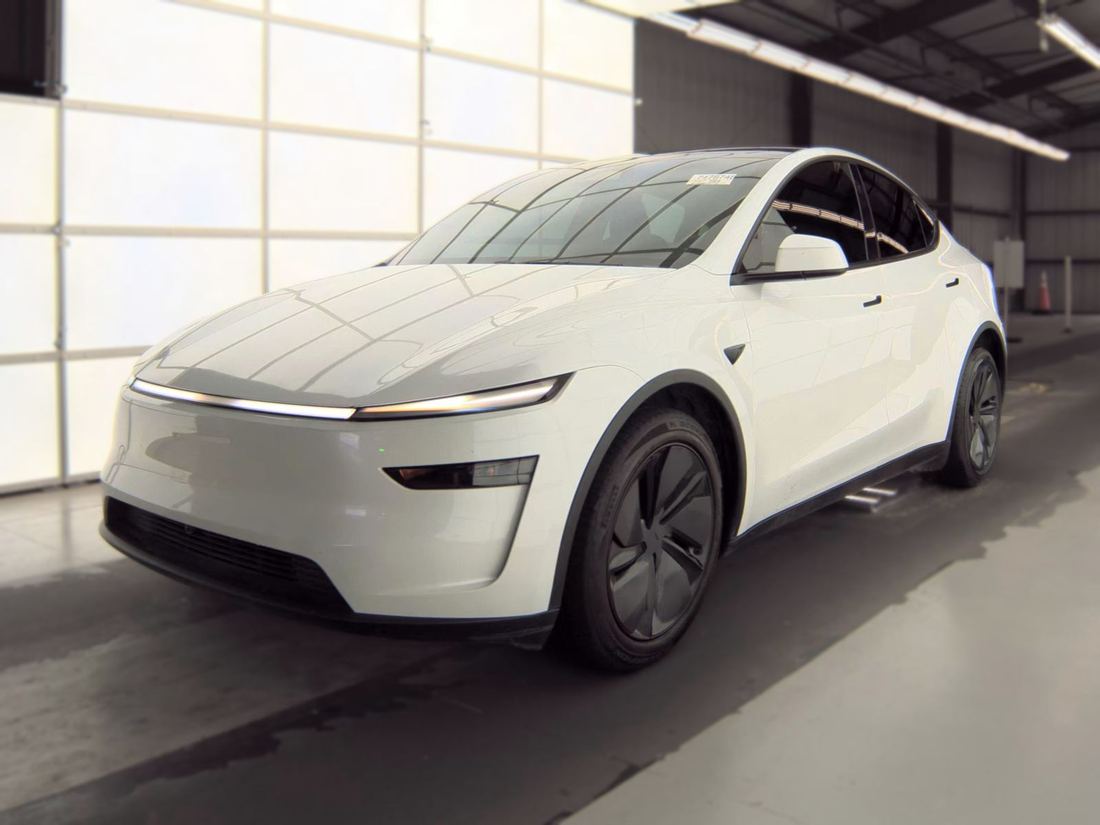 2026 TESLA Model Y