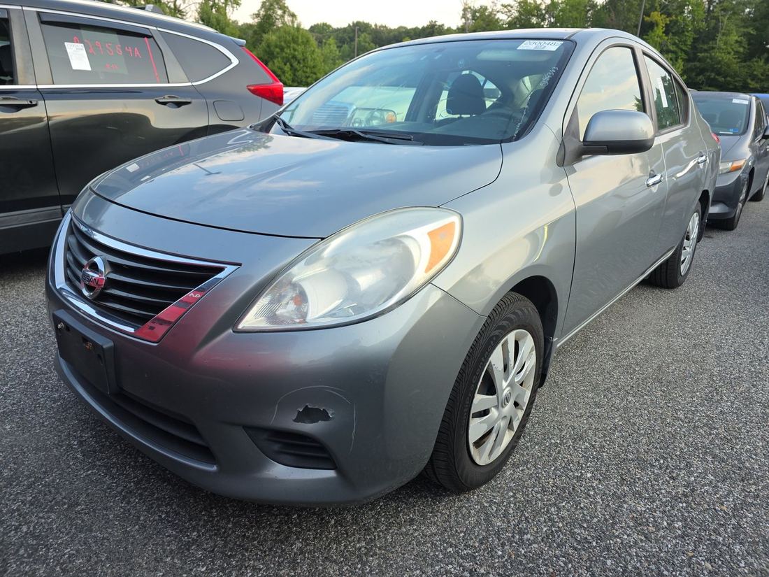 2013 NISSAN Versa