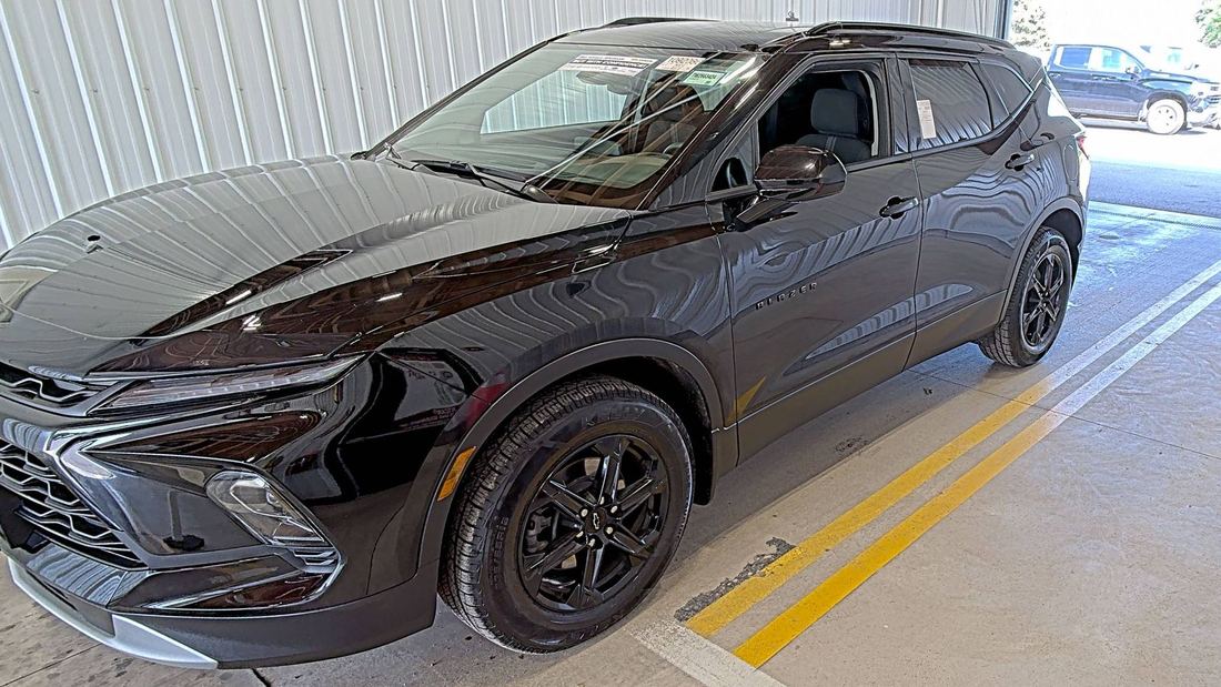 2024 CHEVROLET 2LT