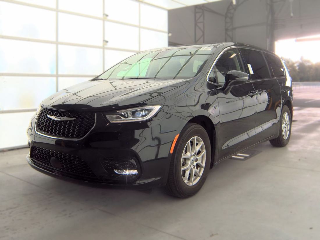 2023 CHRYSLER Touring L