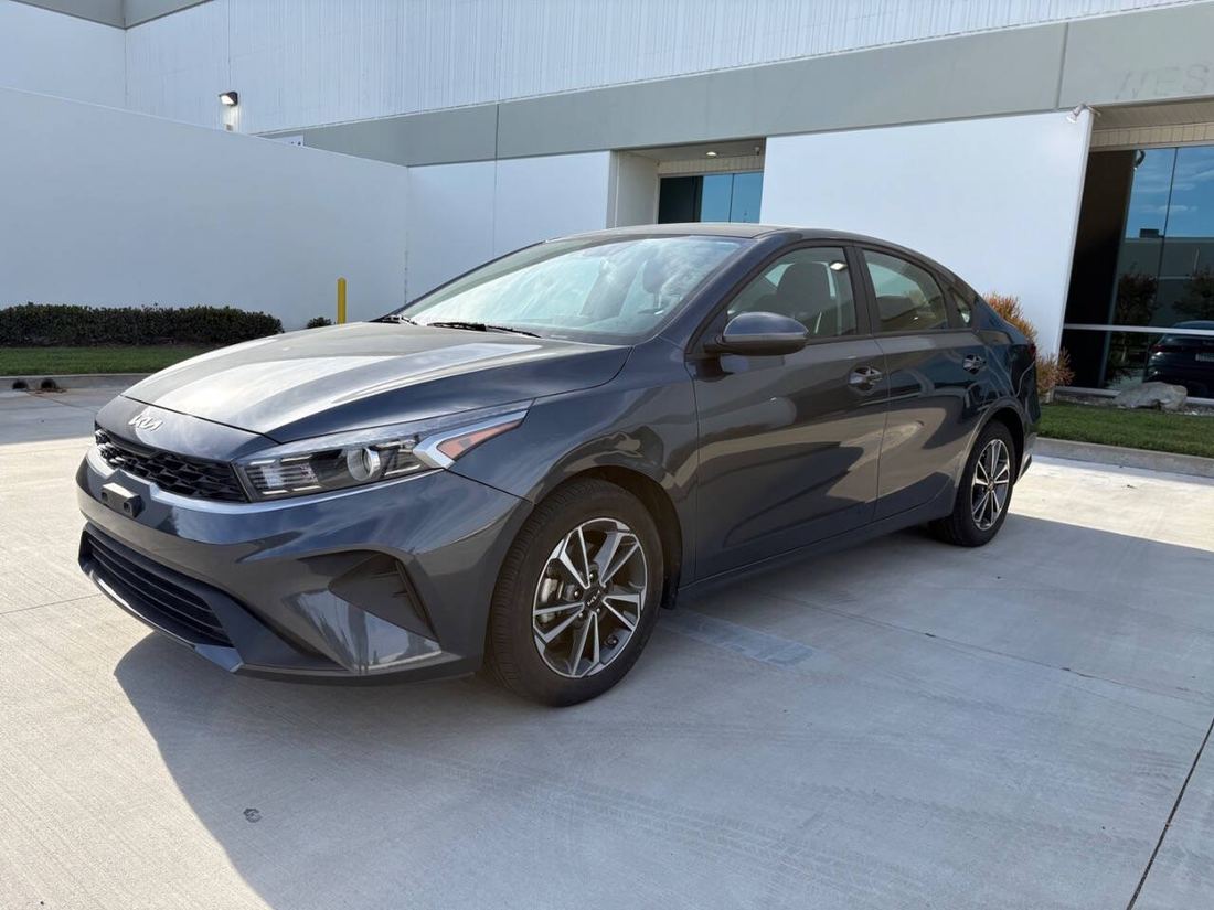 2023 Kia LX, LXS