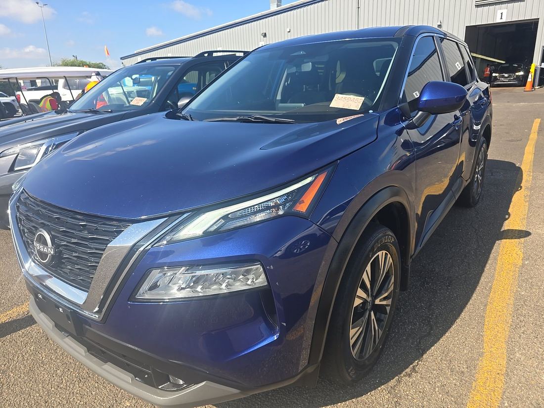 2023 NISSAN SV