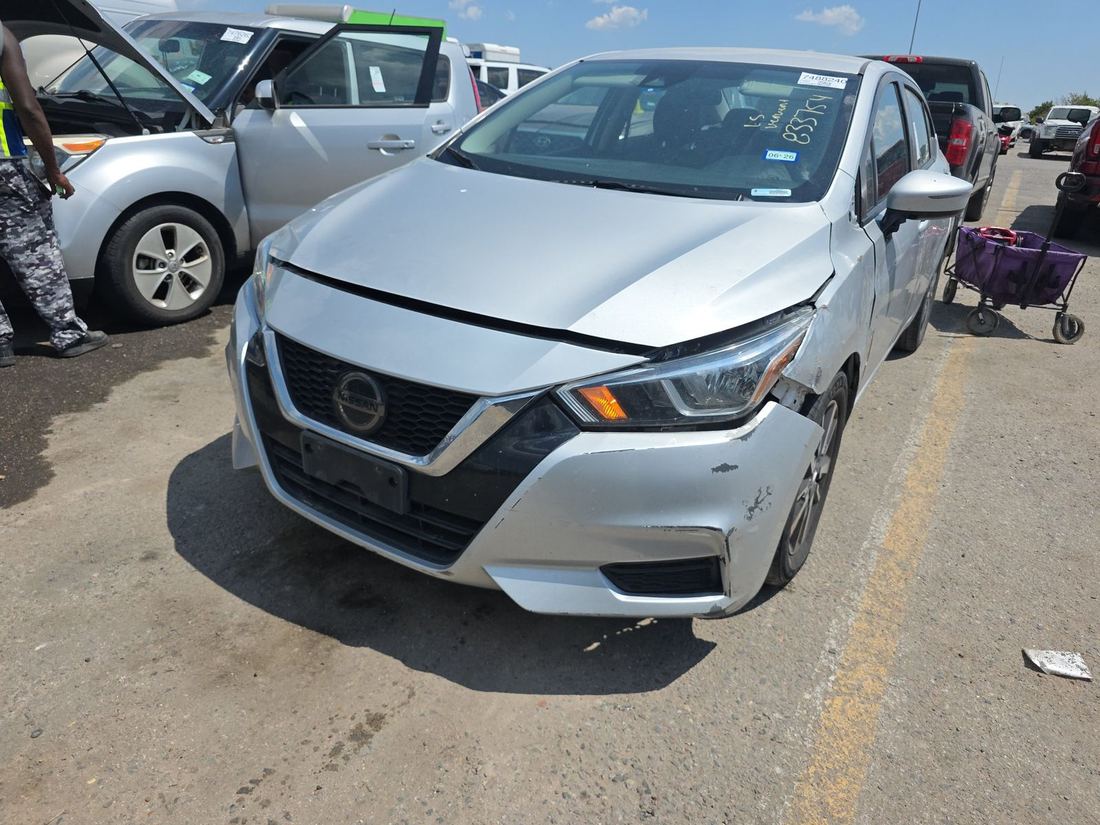 2021 NISSAN SV