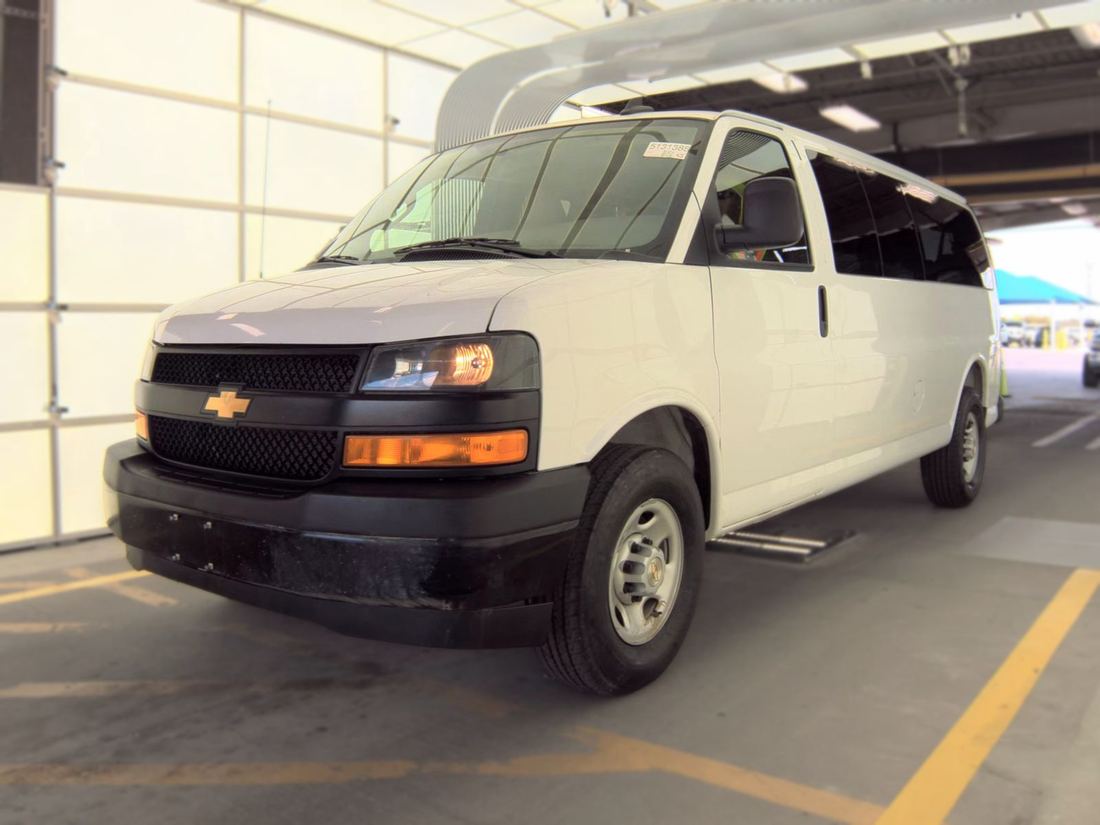 2025 CHEVROLET 3500 Passenger