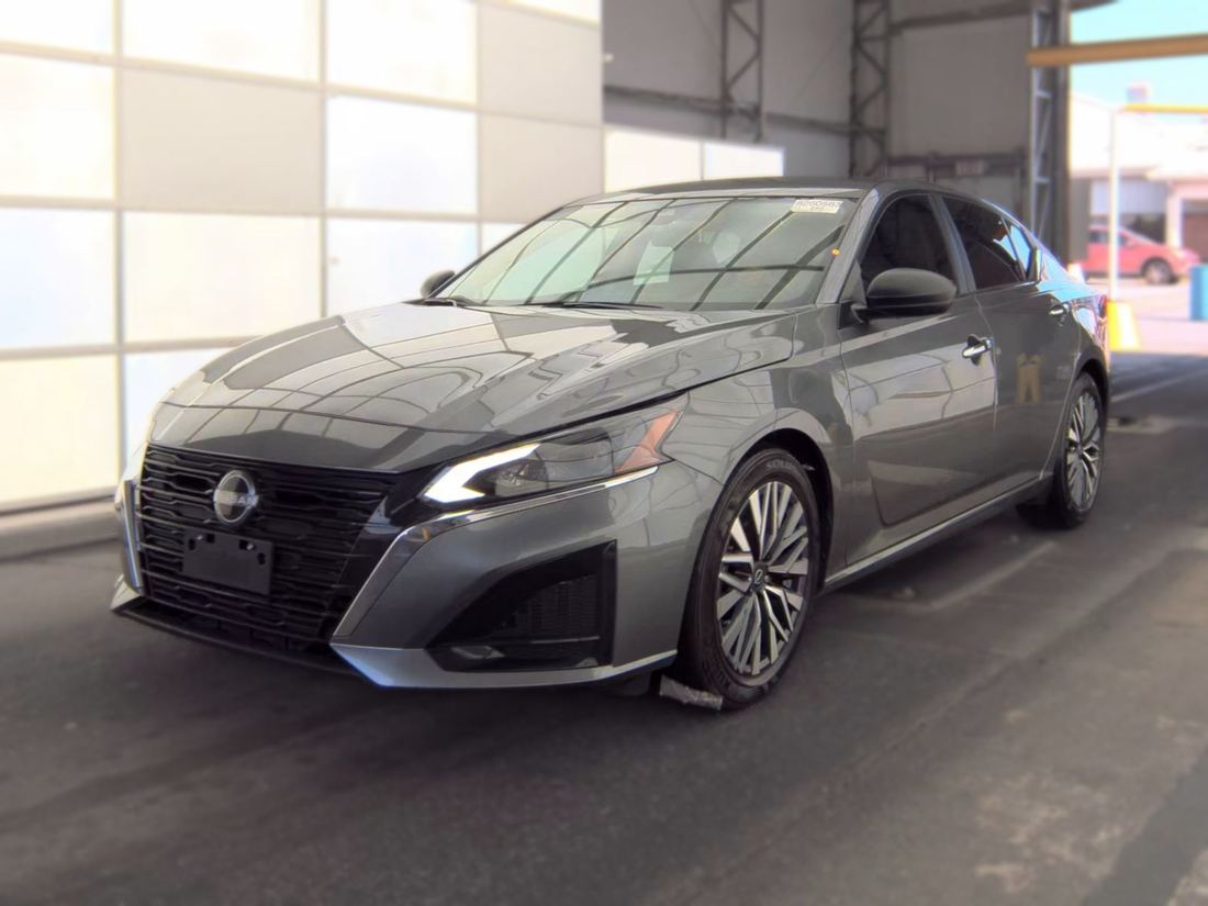 2024 NISSAN SV