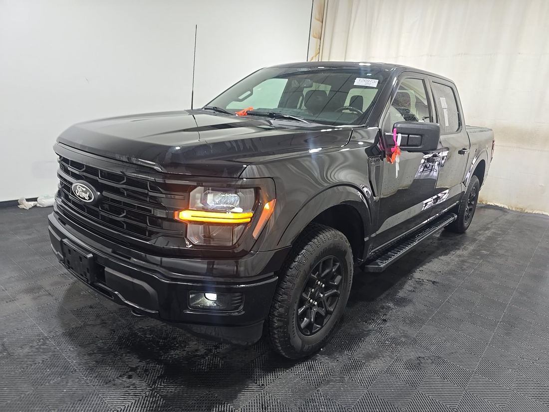 2024 FORD XLT