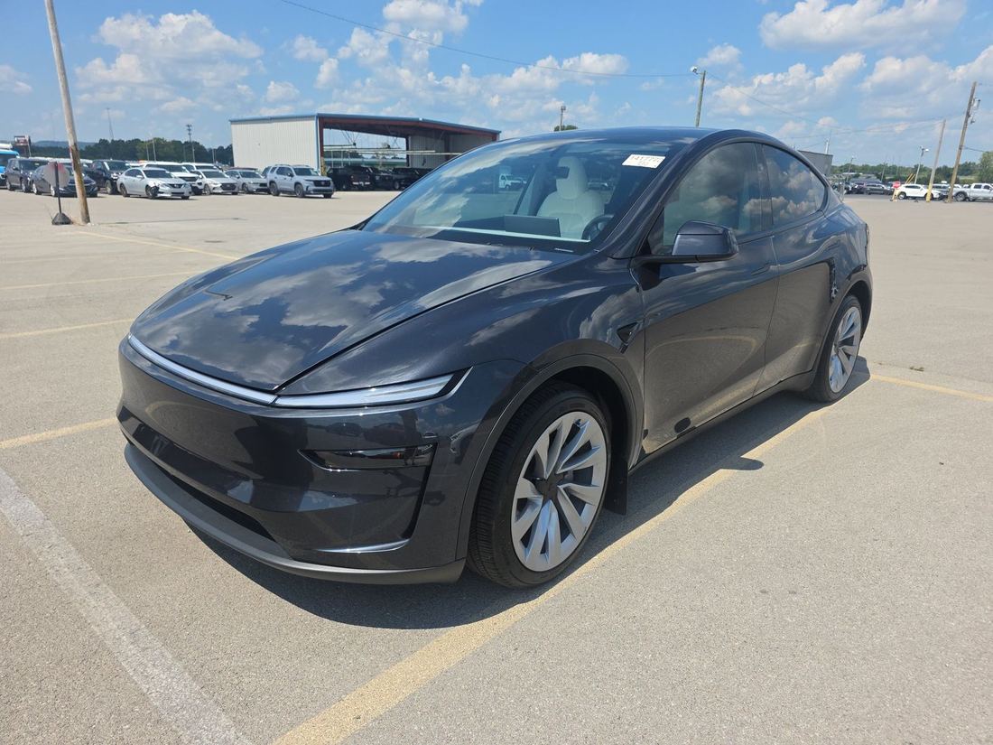 2026 TESLA Model Y