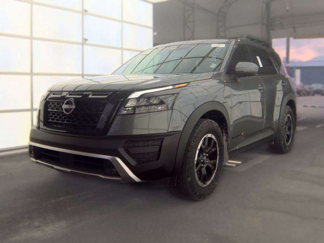 2025 Nissan SV