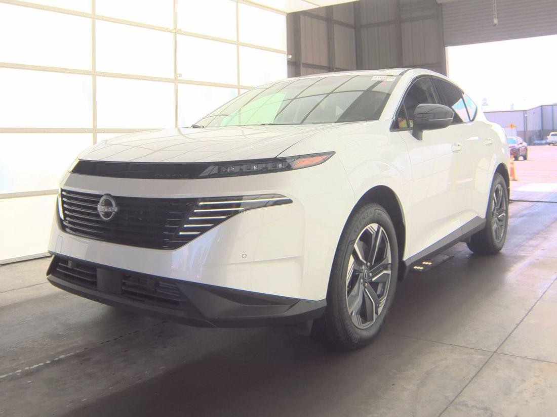 2026 NISSAN SL