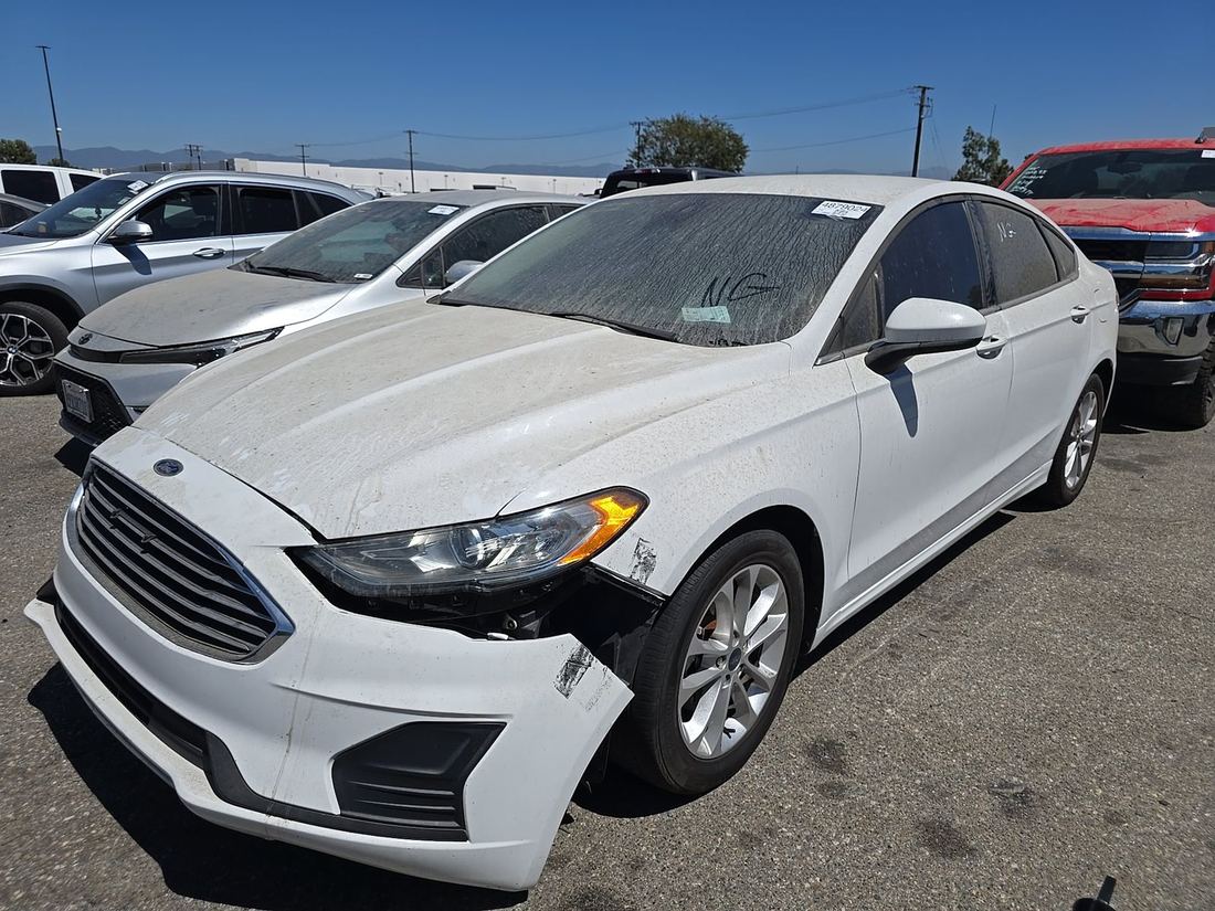 2020 FORD SE