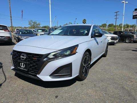 2023 Nissan SR