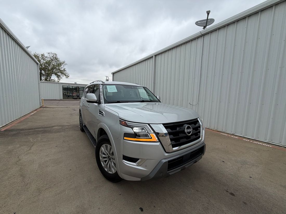 2021 Nissan SV