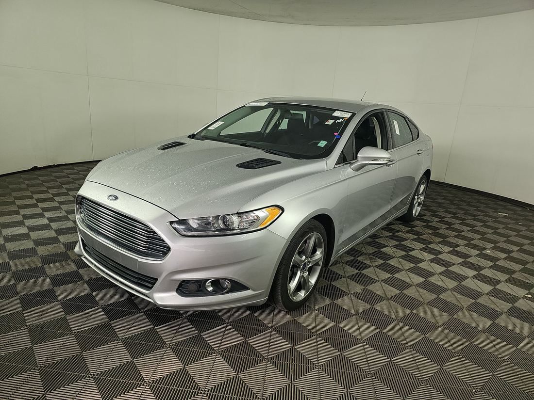 2016 FORD SE