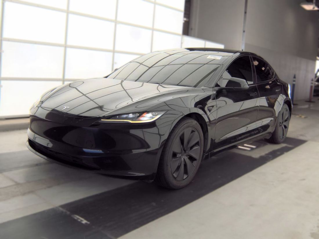 2024 TESLA Model 3