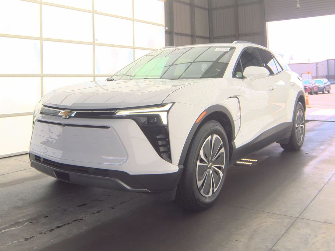 2024 CHEVROLET 2LT