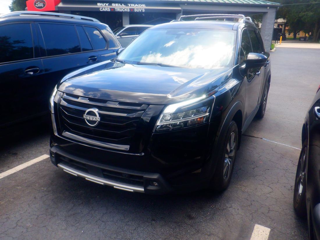 2024 NISSAN SL