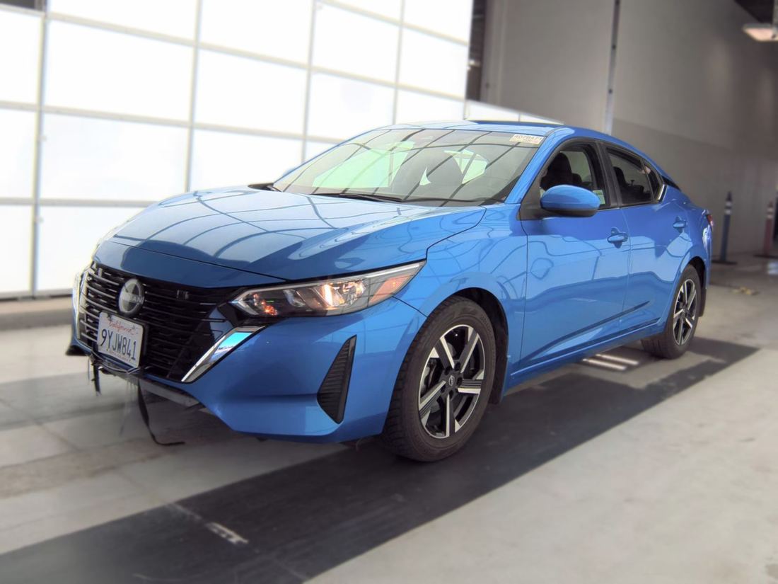 2025 NISSAN SV