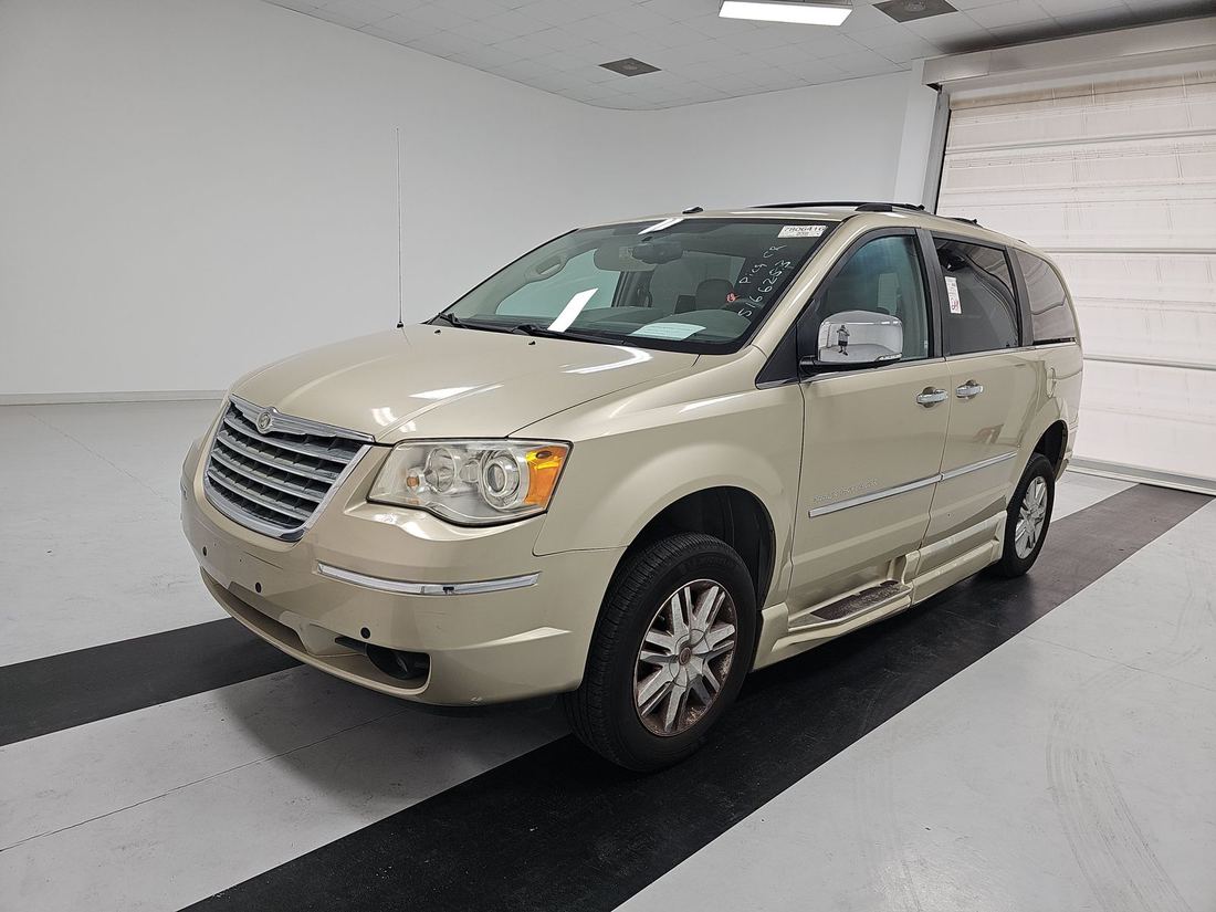 2010 CHRYSLER RT