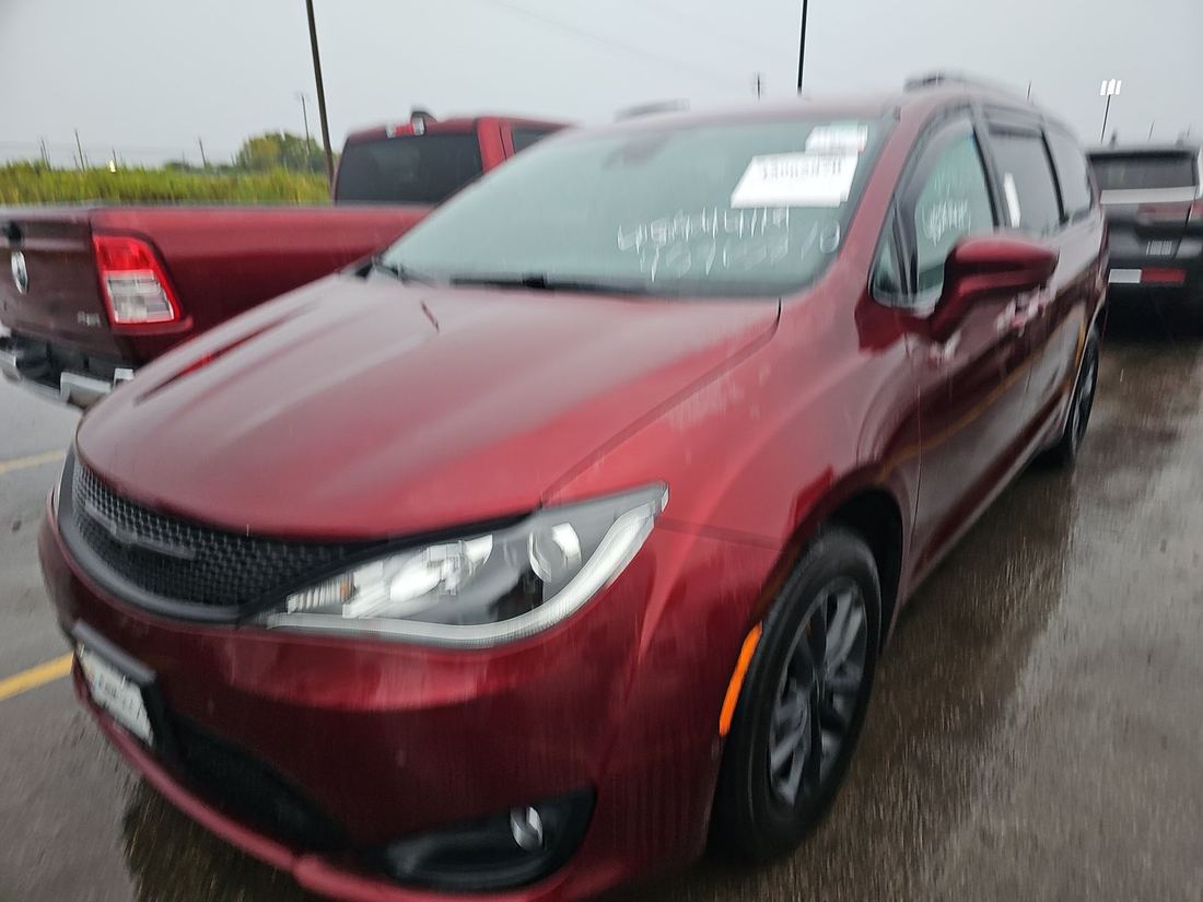 2020 CHRYSLER Touring L