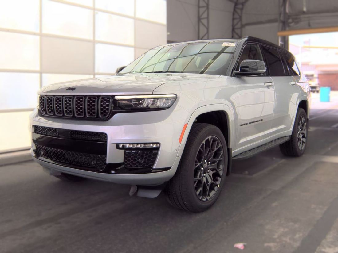 2025 JEEP Summit