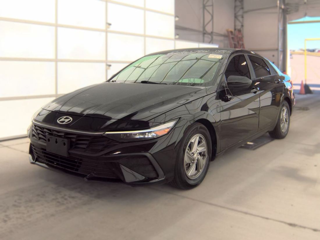 2025 HYUNDAI SE