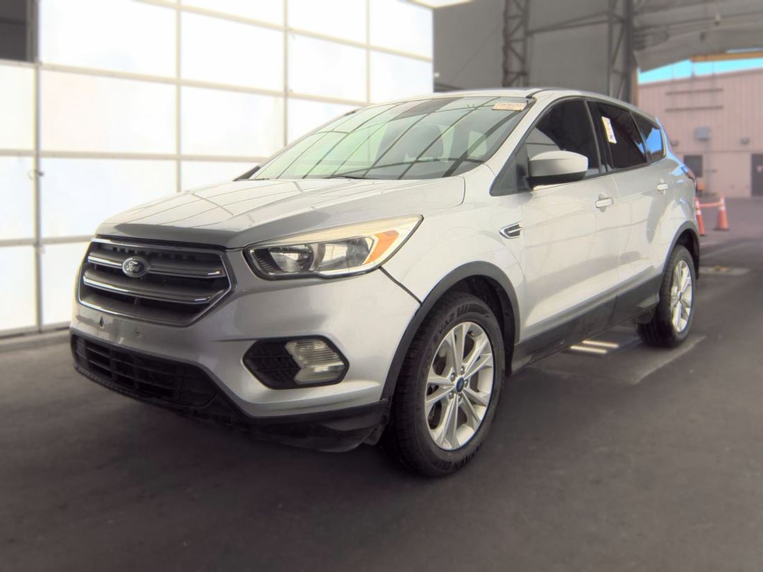 2017 FORD SE