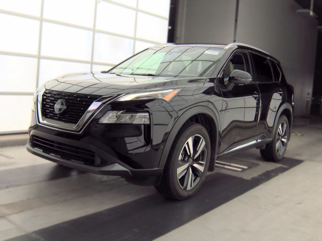 2023 NISSAN SL