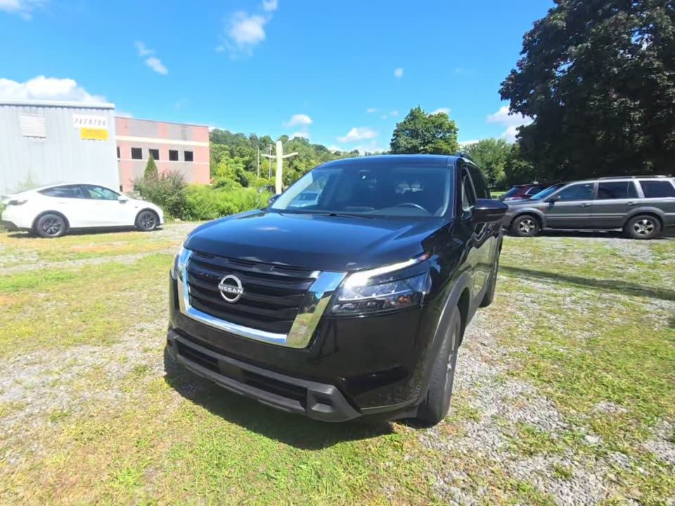 2025 Nissan SV